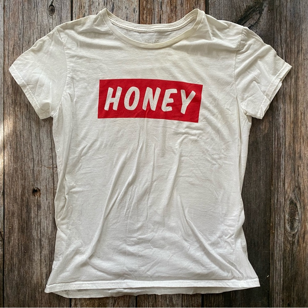 Honey graphic tee
